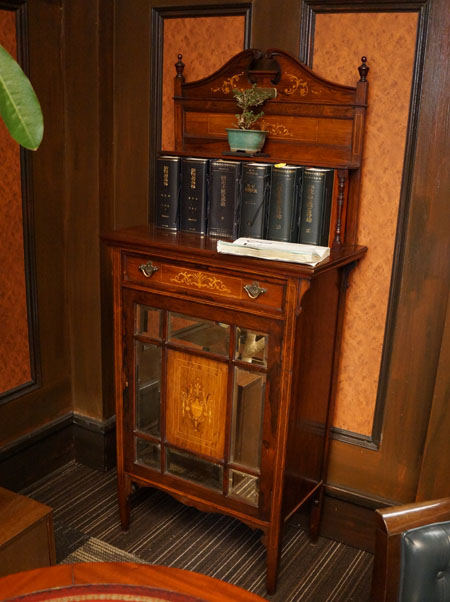 ✨希少✨イギリスアンティーク サイドボード ローズウッド 1880年代 英国家具 ✨希少✨イギリスアンティーク サイドボード ローズウッド 1880